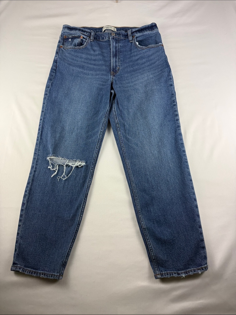 Abercrombie & Fitch Mom High Rise Jeans Women's Size 30